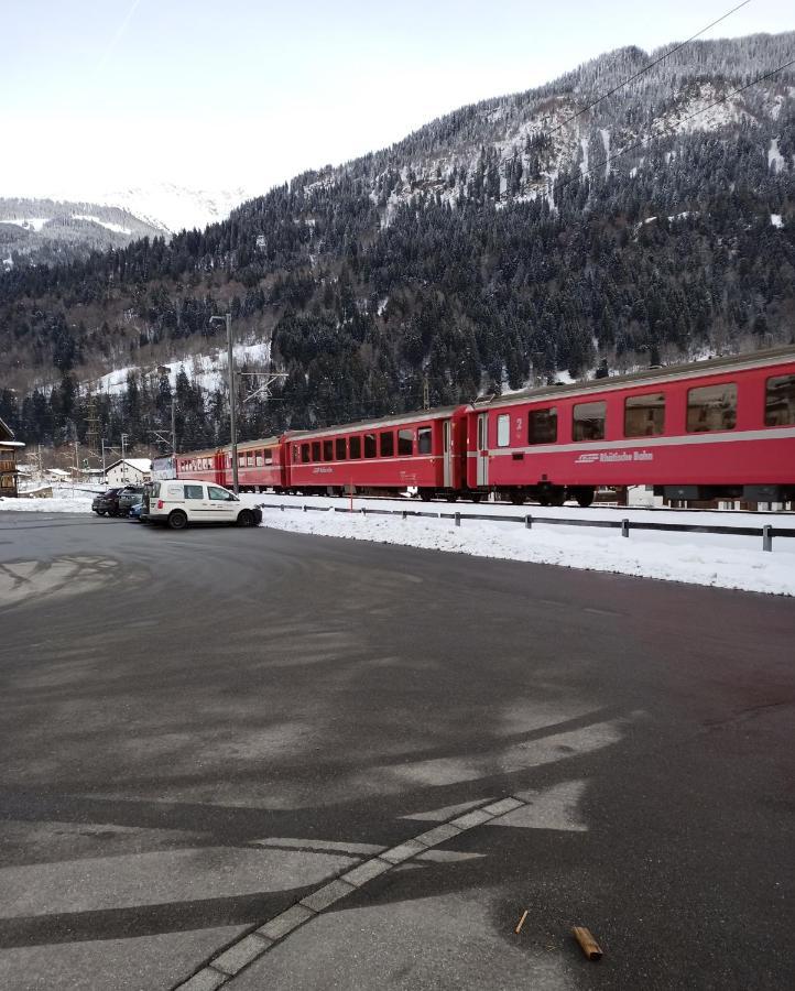 Casa Steilalva - Grosszuegiges Chalet Fuer Erholsamen Familienurlaub Surrein Buitenkant foto